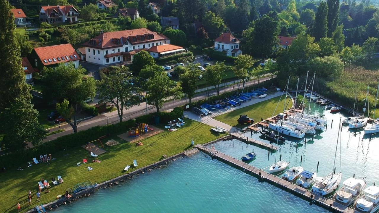 Aquilo Hotel Panoráma Tihany Esterno foto