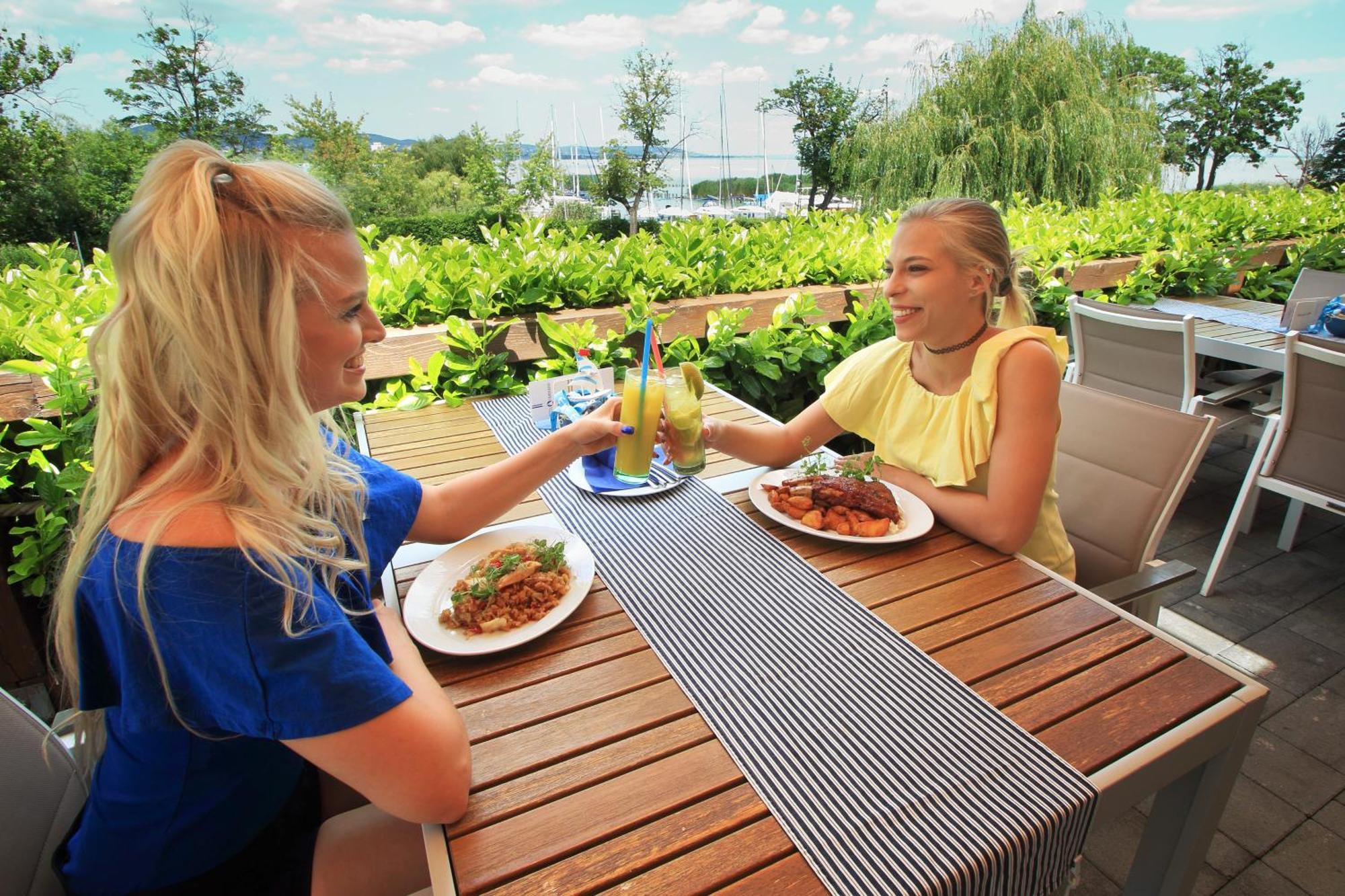 Aquilo Hotel Panoráma Tihany Esterno foto